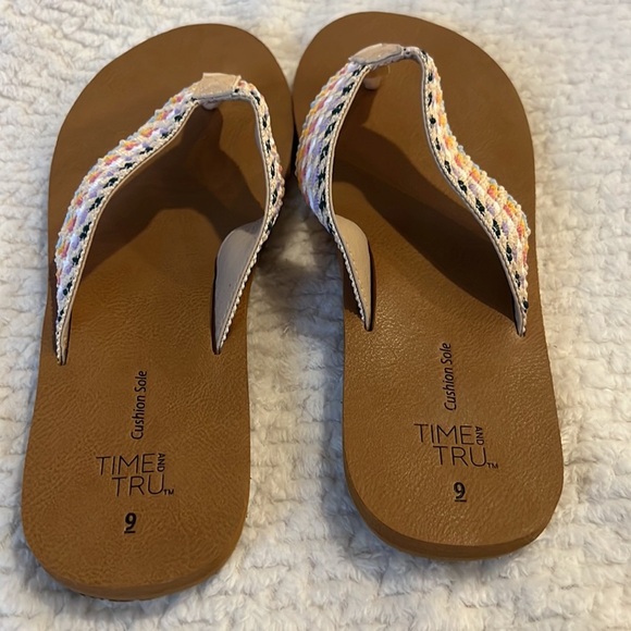 Time and Tru Women's Multicolor Flip Flop Sandal Size 9 Soft EVA Footbed - Picture 4 of 5